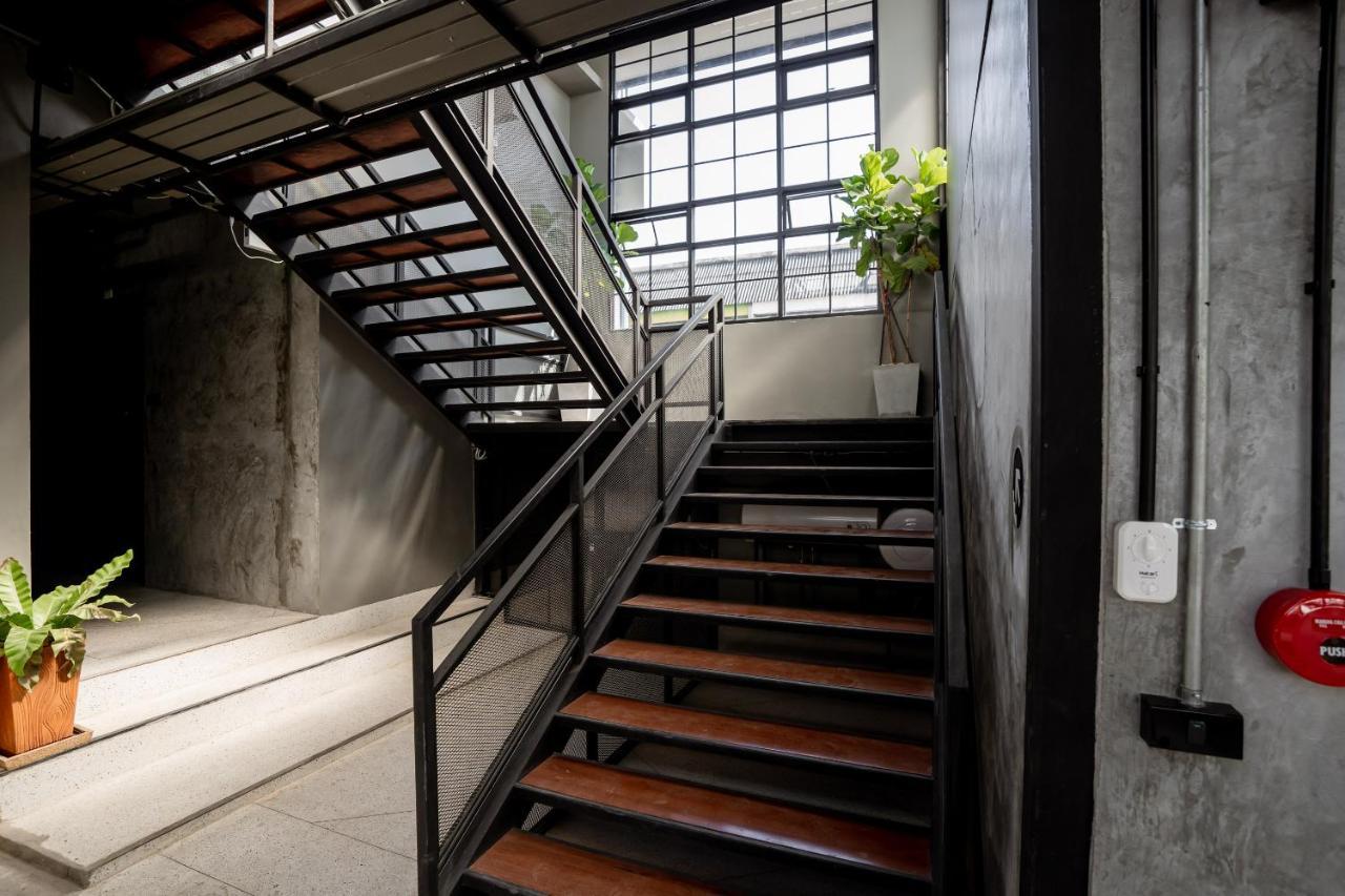 Premier Hostel Chiang Mai Zewnętrze zdjęcie
