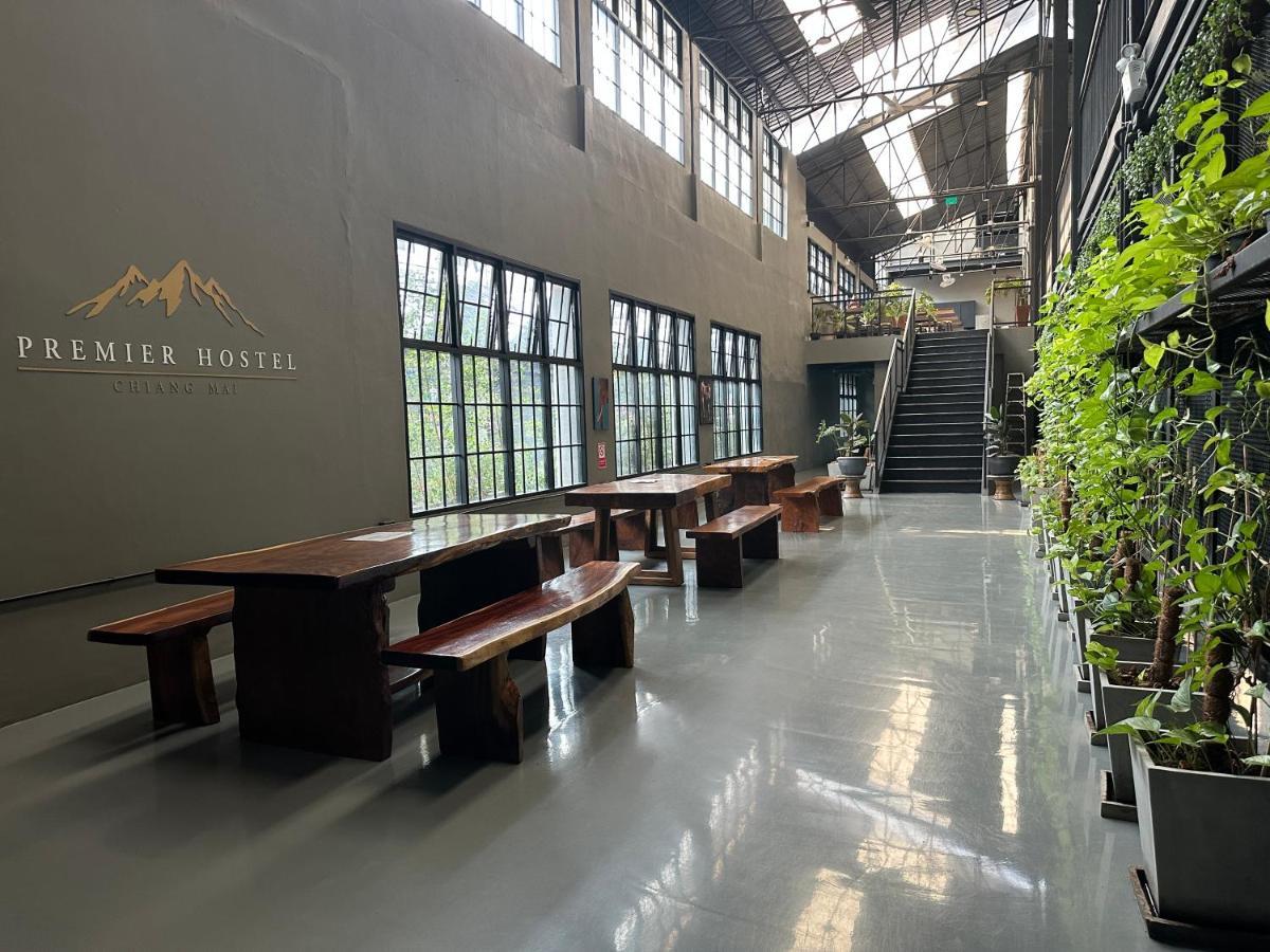 Premier Hostel Chiang Mai Zewnętrze zdjęcie