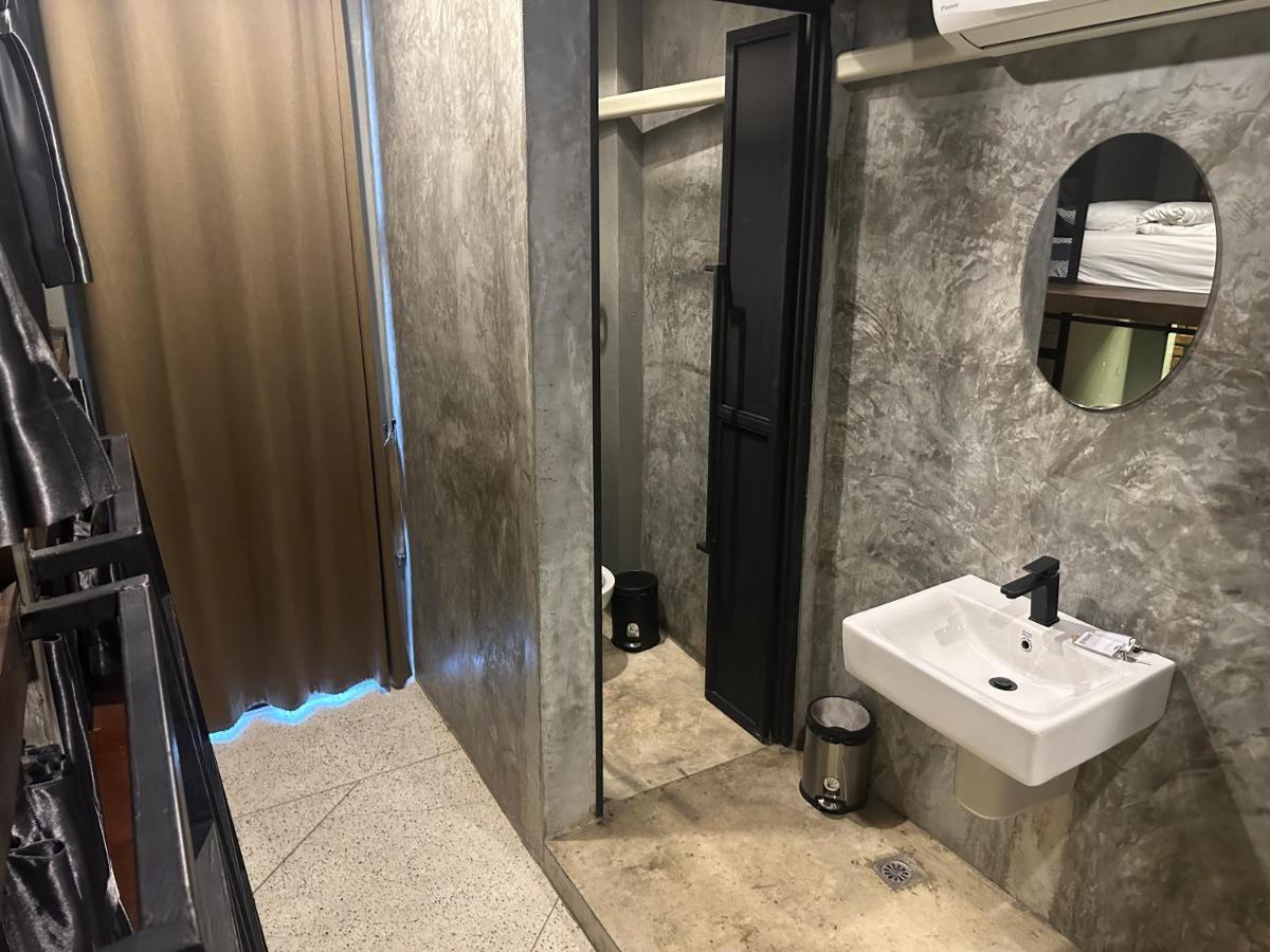 Premier Hostel Chiang Mai Zewnętrze zdjęcie