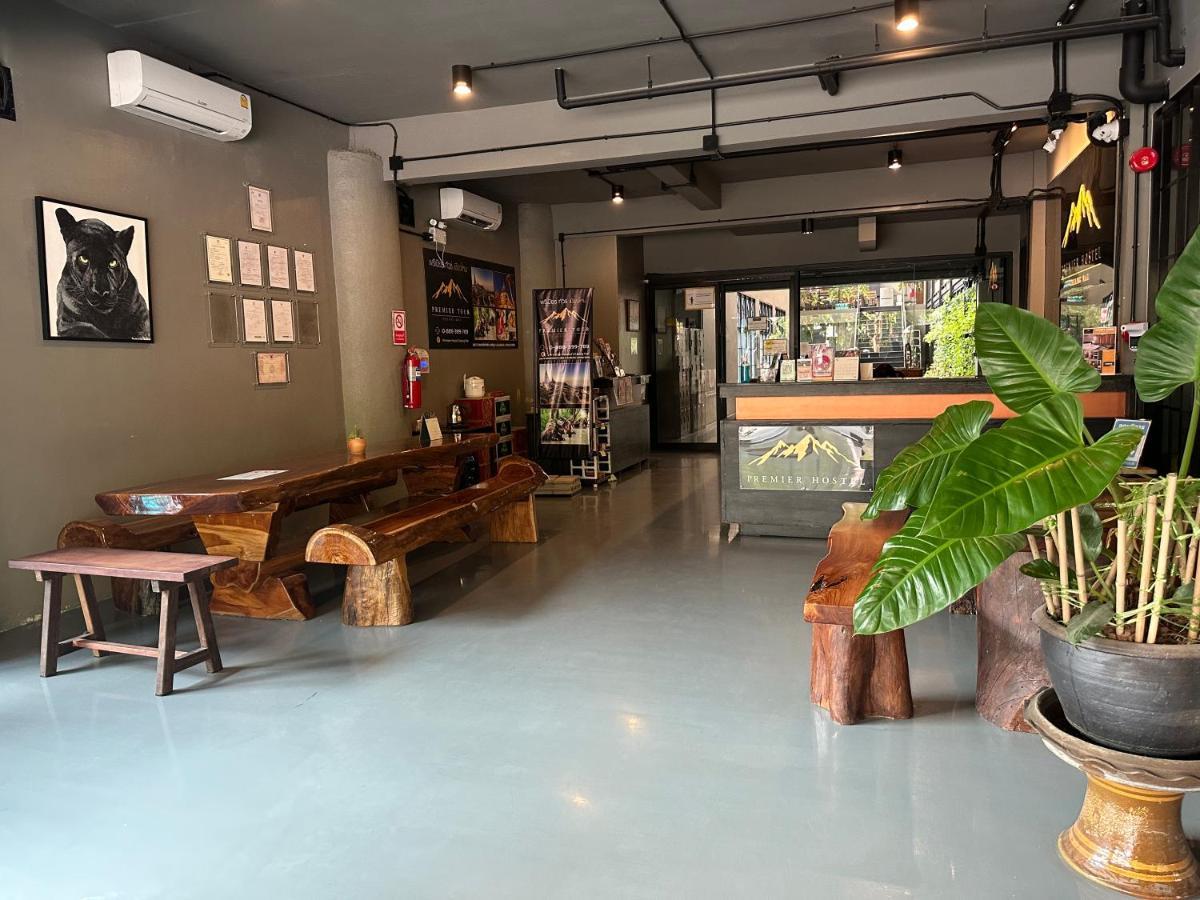 Premier Hostel Chiang Mai Zewnętrze zdjęcie