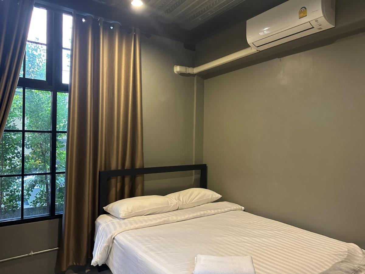 Premier Hostel Chiang Mai Zewnętrze zdjęcie