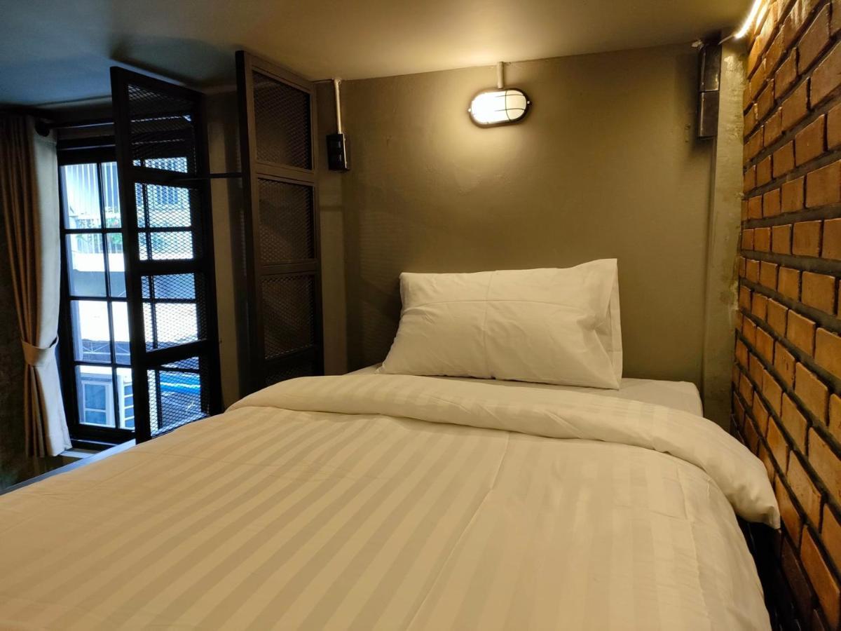 Premier Hostel Chiang Mai Zewnętrze zdjęcie