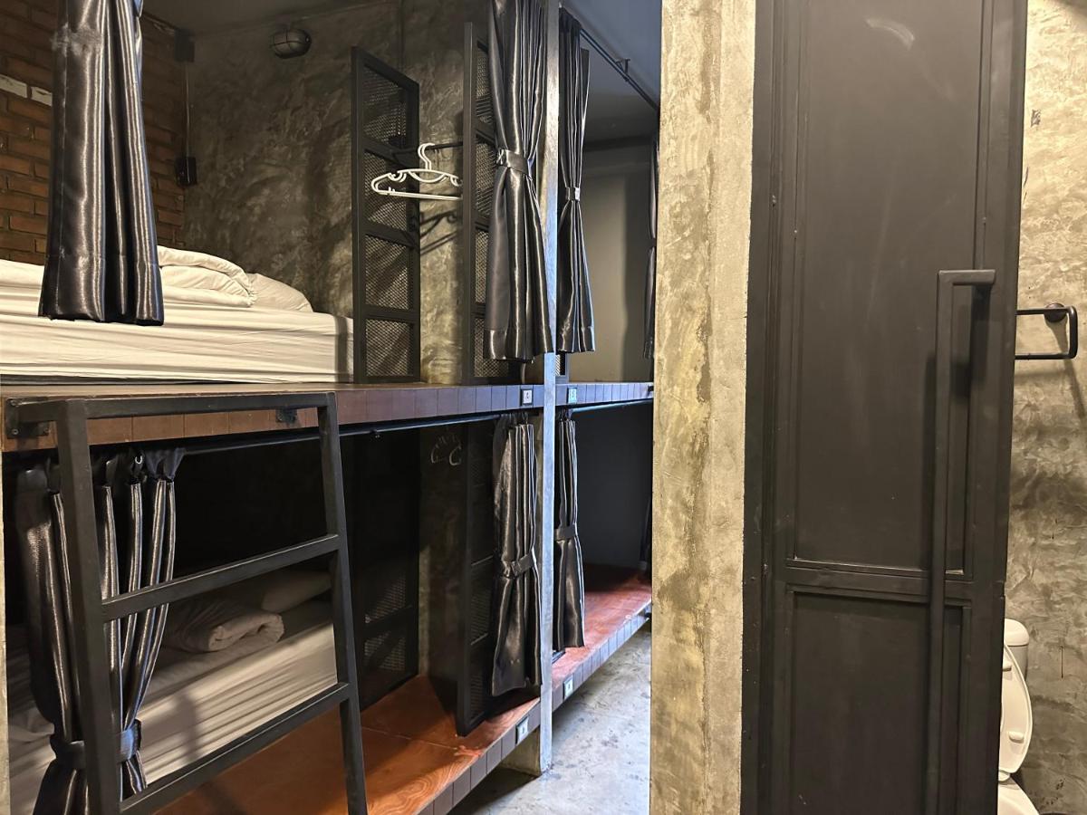 Premier Hostel Chiang Mai Zewnętrze zdjęcie