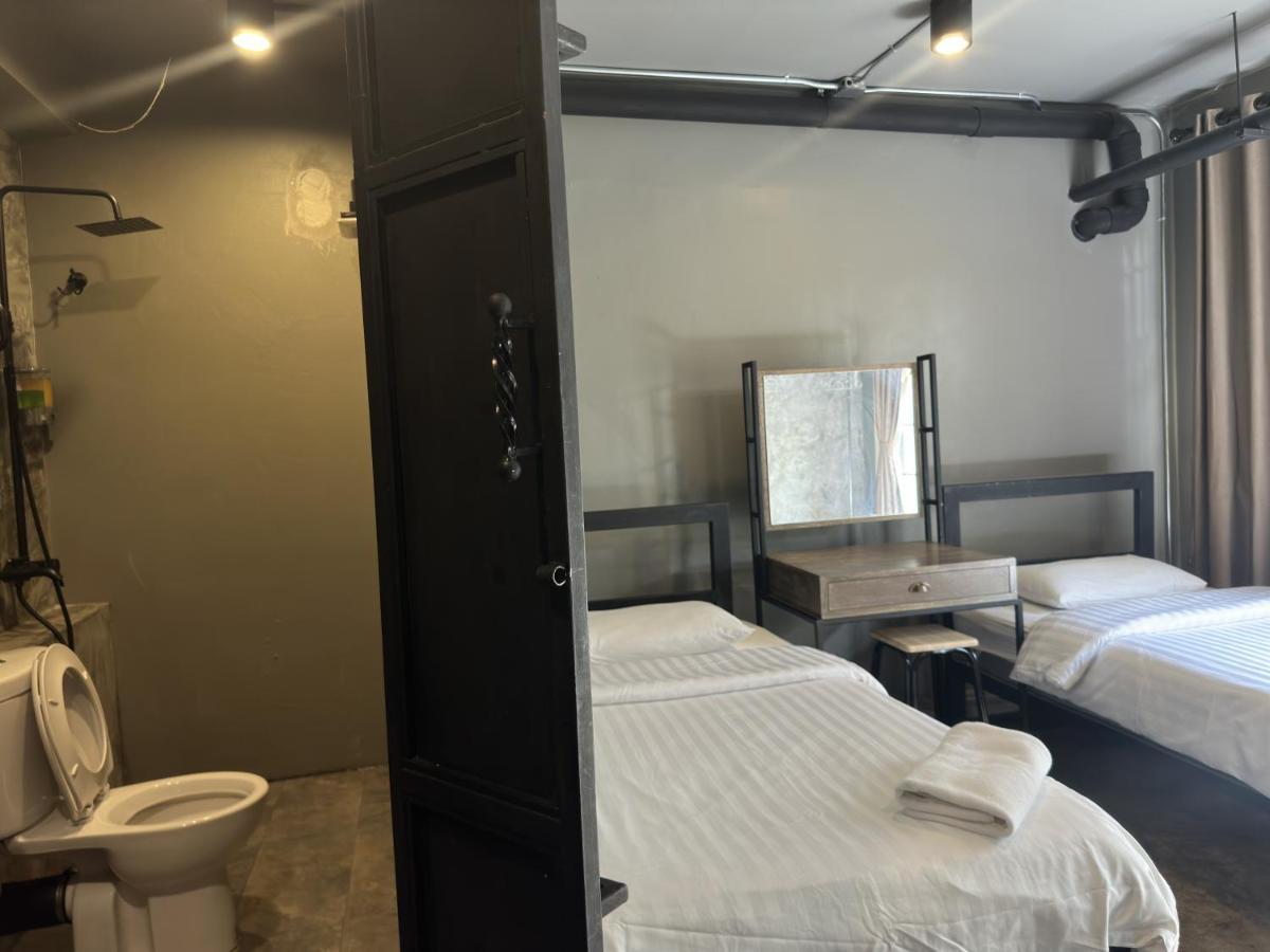 Premier Hostel Chiang Mai Zewnętrze zdjęcie