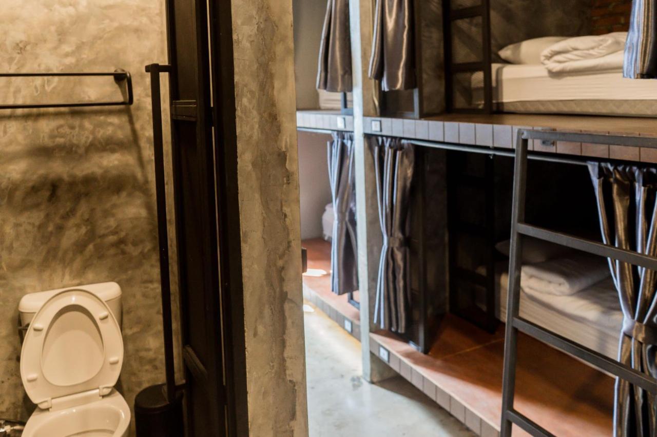 Premier Hostel Chiang Mai Zewnętrze zdjęcie