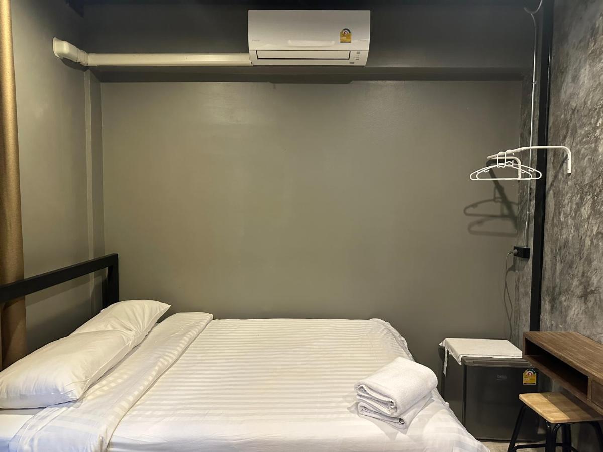 Premier Hostel Chiang Mai Zewnętrze zdjęcie