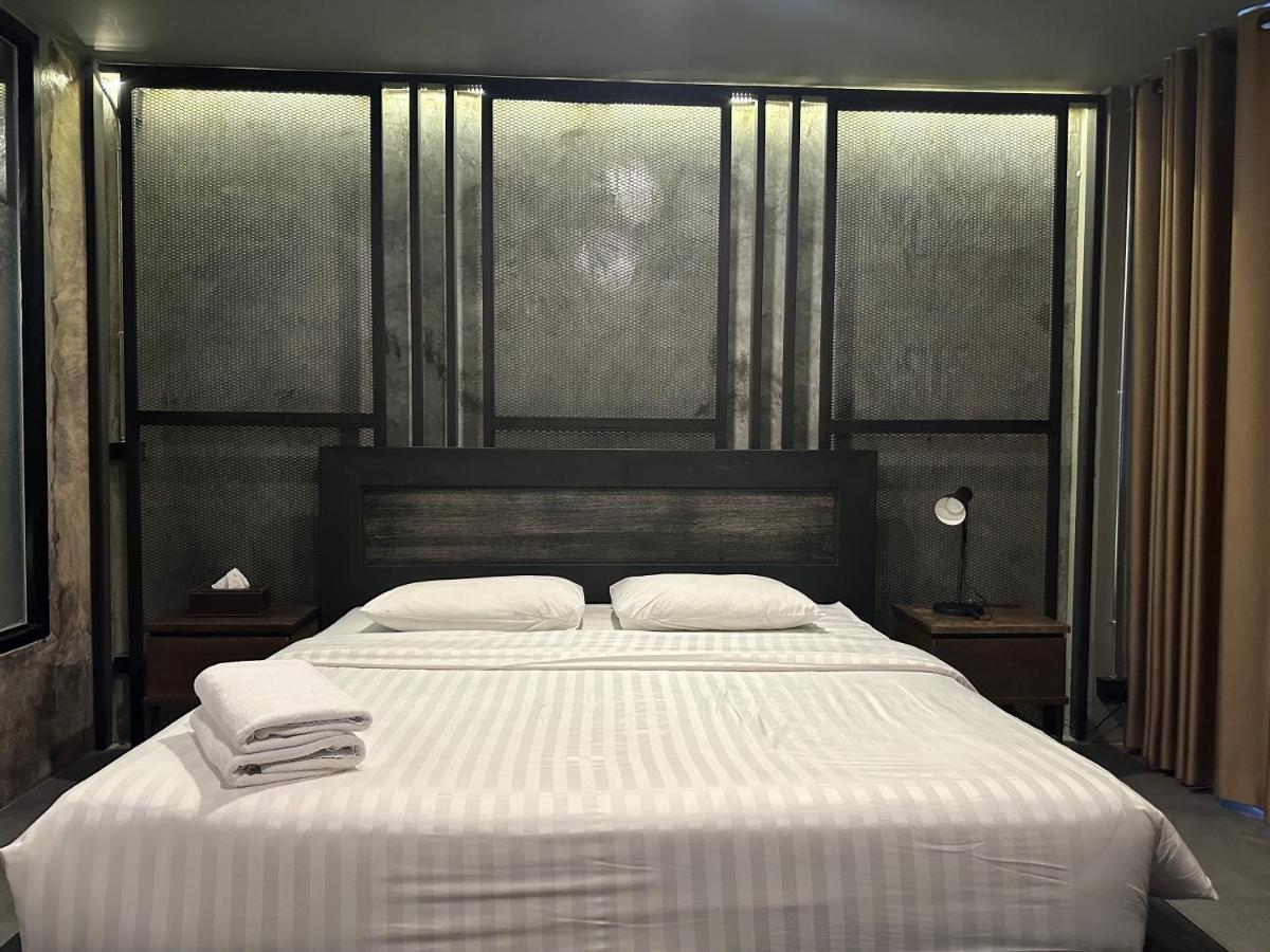 Premier Hostel Chiang Mai Zewnętrze zdjęcie